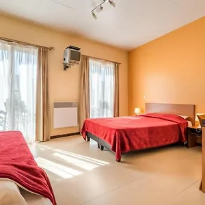 2* Otel The Moon